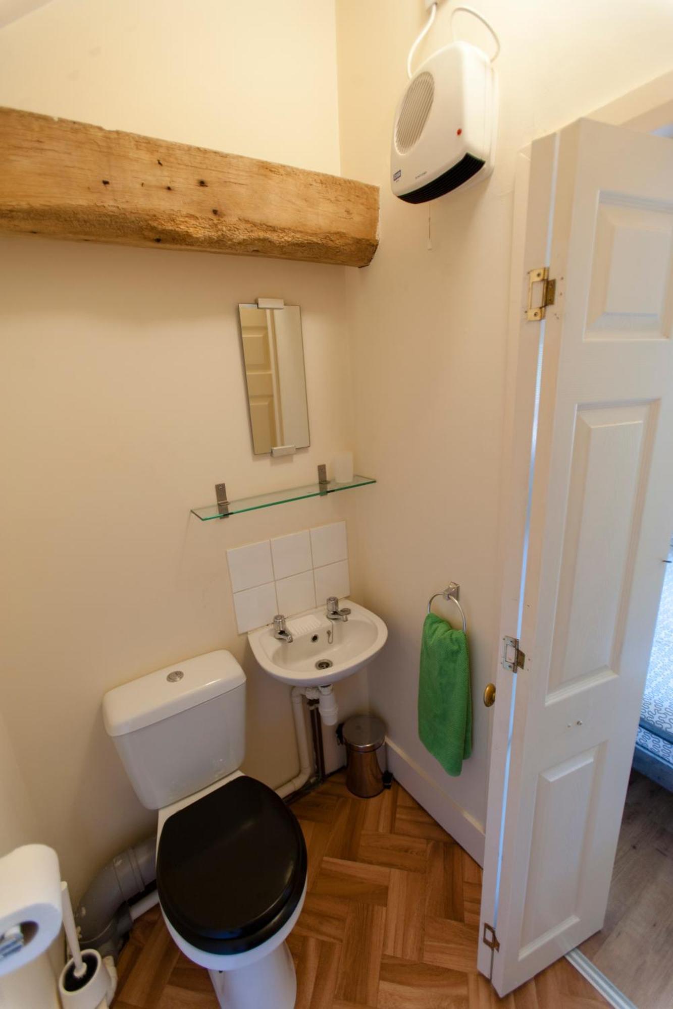 Five Cottages In Aonb And A Hobbit House! カンタベリー エクステリア 写真